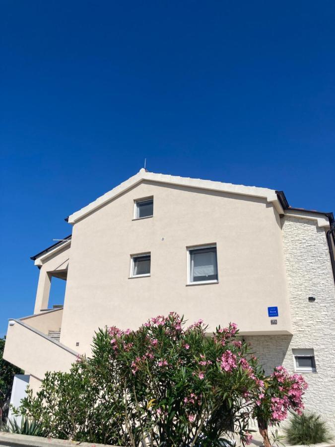 Apartman Hmelina Vrsi Exterior photo